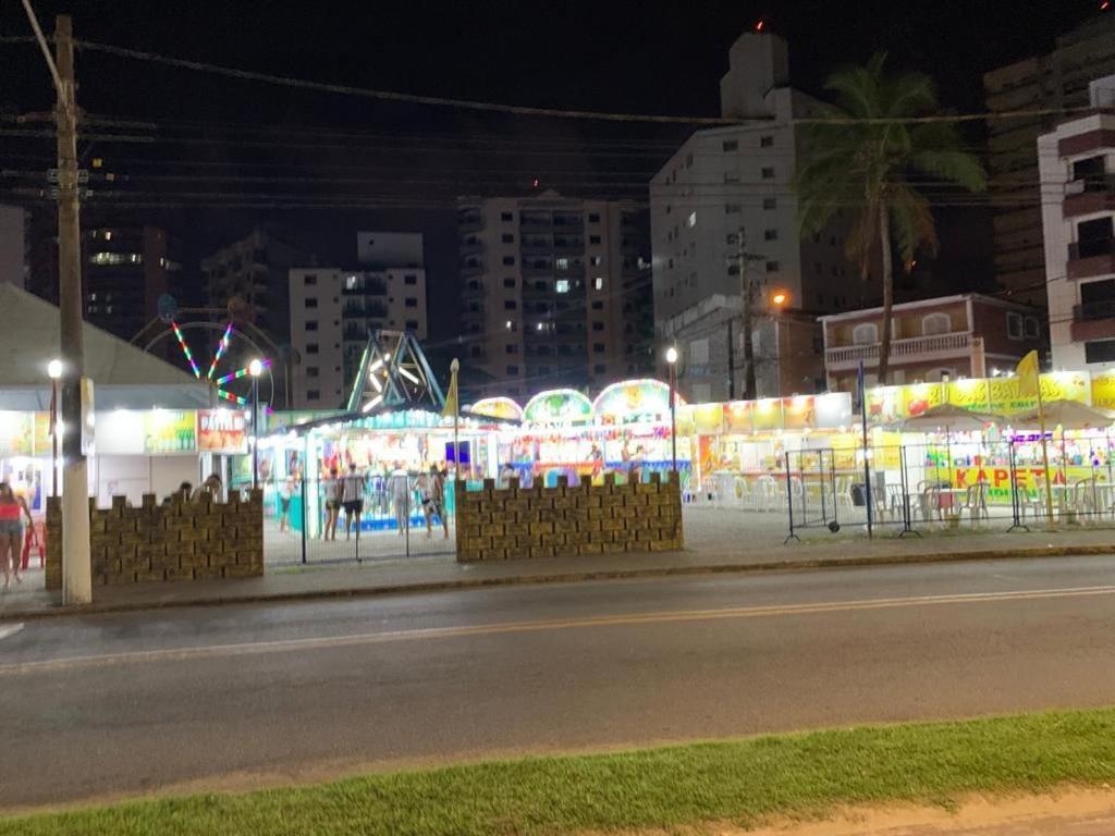 Apartamento Frente Ao Mar Com Varanda E Piscina Praia Grande  Ngoại thất bức ảnh